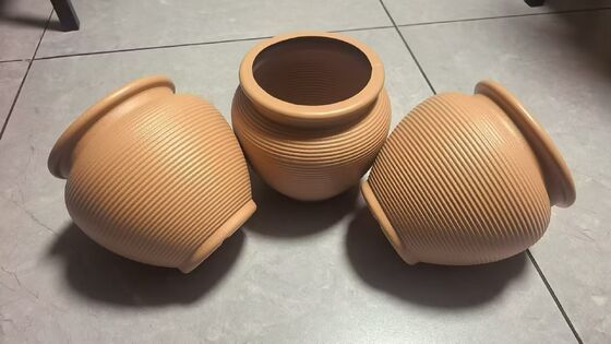 Large-sized HDPE Plastic Flower Pot with Tray Base and Ceramic Protection for Plum, Bamboo, Chrysanthemum, and Orchid
